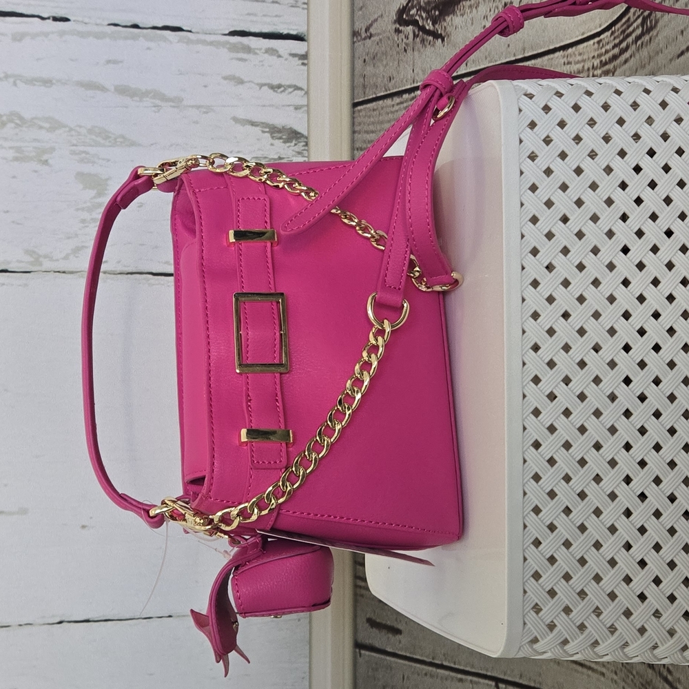 NWT Madden Girl Magenta Mini Tote Leather with Gold Chain And Earbud Pouch - Picture 4 of 17